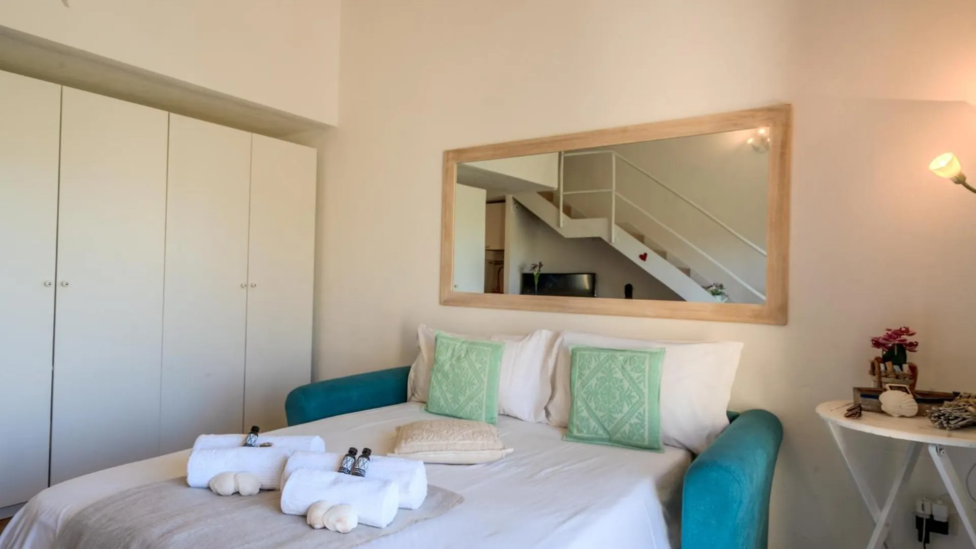 Porto Rotondo Centro, Elegante Loft Con Piscina Apartment